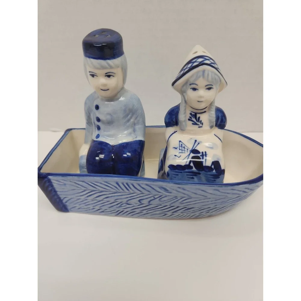 Vtg Delft Blue Dutch Handpainted Girl & Boy in 6